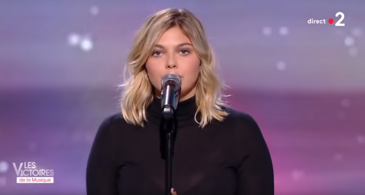 La chanteuse Louane a été victime d'un déversement haineux sur les réseaux sociaux au cours de la soirée des Victoires de la Musique 2019 qui s'est déroulée début février.